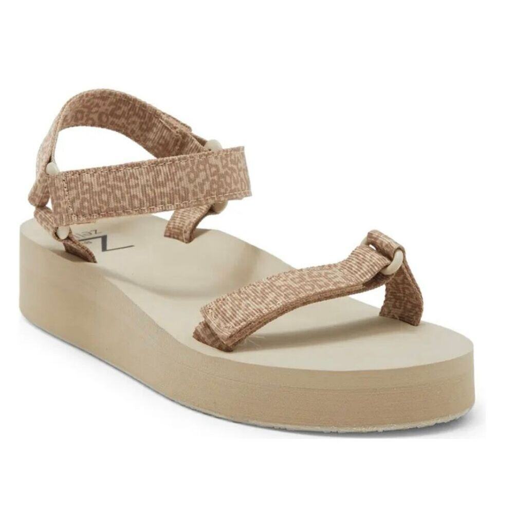 Zella Sandals‎ Womens Size 6 Tan Leopard Print Lightweight Platform